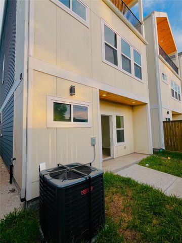 3802 Yale Street, Houston, TX 77018