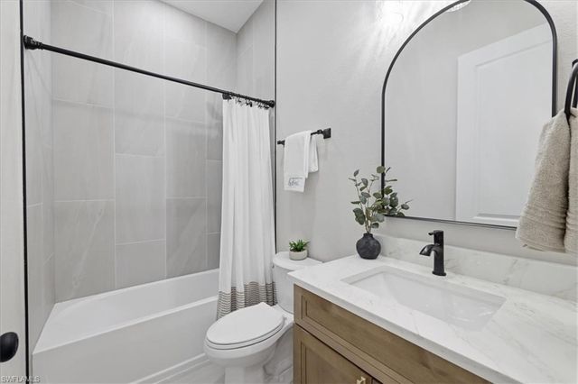 810 Sentinela BLVD, Lehigh Acres, FL 33974