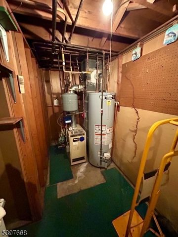 52 N 7Th St, Kenilworth Boro, NJ 07033