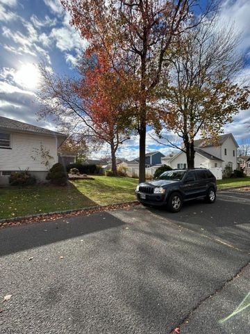 52 N 7Th St, Kenilworth Boro, NJ 07033