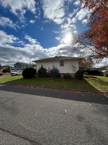 52 N 7Th St, Kenilworth Boro, NJ 07033