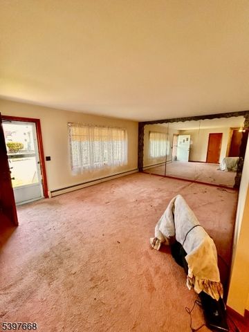 52 N 7Th St, Kenilworth Boro, NJ 07033