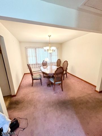 52 N 7Th St, Kenilworth Boro, NJ 07033