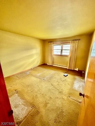 52 N 7Th St, Kenilworth Boro, NJ 07033