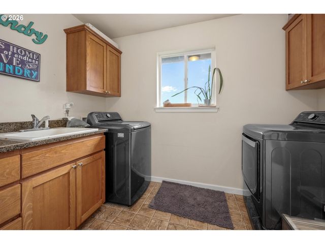 30767 PISGAH HOME Rd, Scappoose, OR 97056