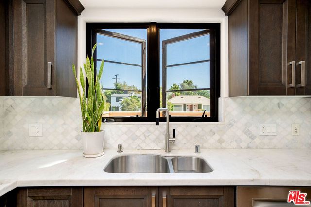 10523 Ashton Avenue 301, Los Angeles, CA 90024