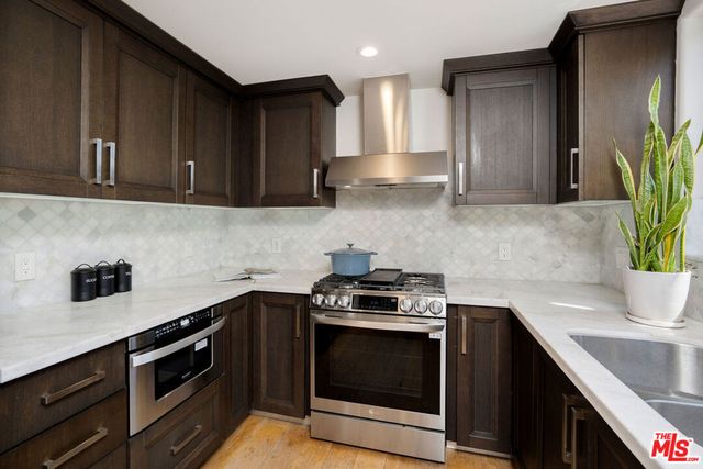 10523 Ashton Avenue 301, Los Angeles, CA 90024