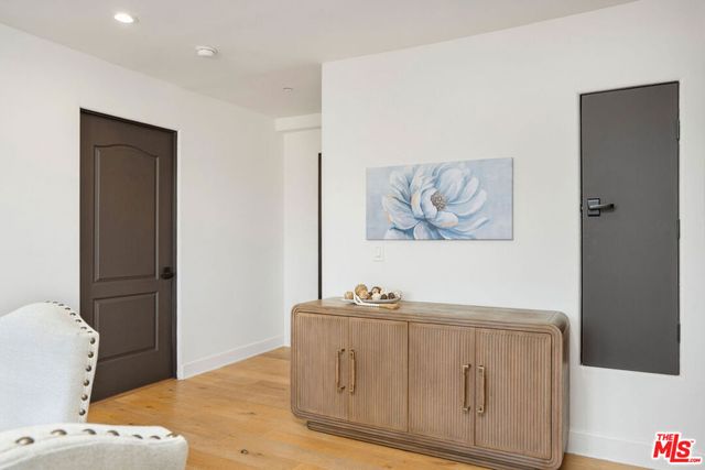 10523 Ashton Avenue 301, Los Angeles, CA 90024