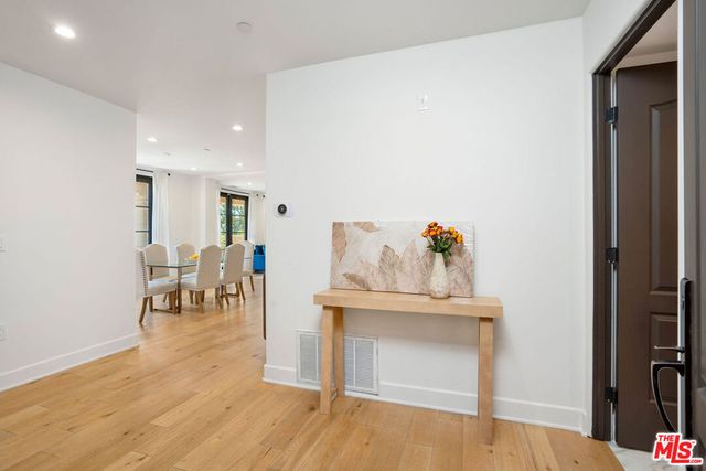 10523 Ashton Avenue 301, Los Angeles, CA 90024