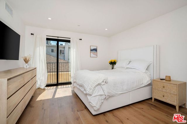 10523 Ashton Avenue 301, Los Angeles, CA 90024