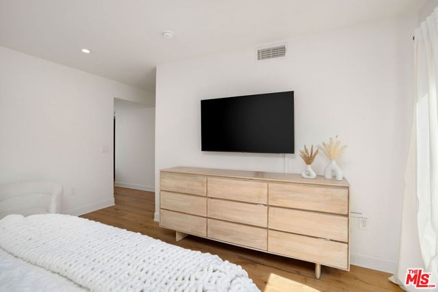 10523 Ashton Avenue 301, Los Angeles, CA 90024