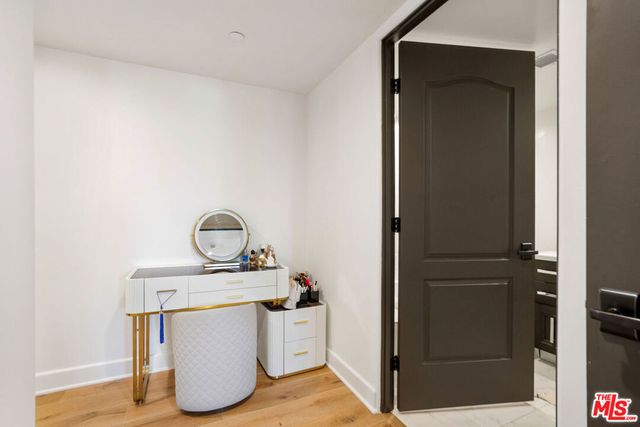 10523 Ashton Avenue 301, Los Angeles, CA 90024