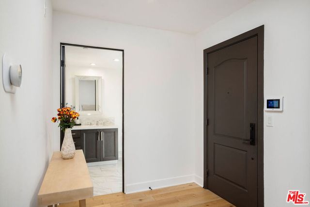 10523 Ashton Avenue 301, Los Angeles, CA 90024