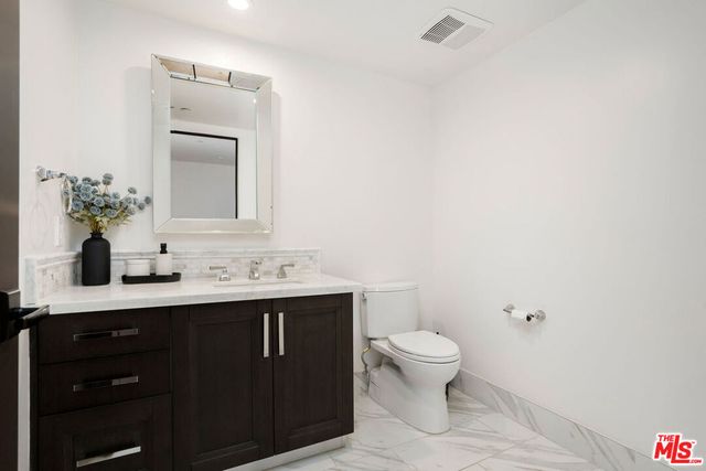 10523 Ashton Avenue 301, Los Angeles, CA 90024