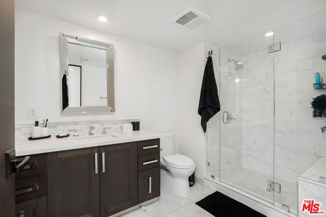 10523 Ashton Avenue 301, Los Angeles, CA 90024