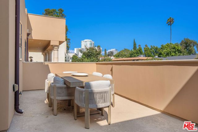 10523 Ashton Avenue 301, Los Angeles, CA 90024