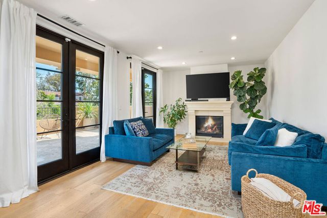 10523 Ashton Avenue 301, Los Angeles, CA 90024