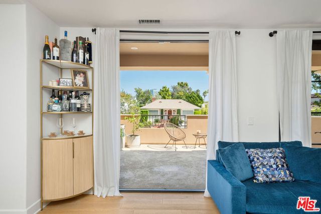 10523 Ashton Avenue 301, Los Angeles, CA 90024