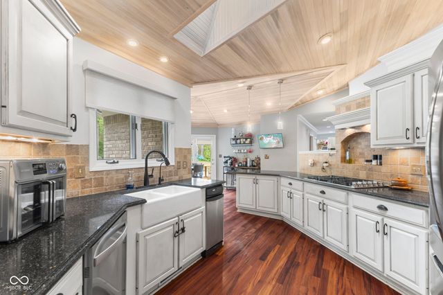 1126 Timber Climb Drive, Avon, IN 46123
