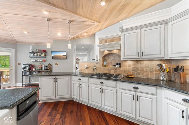 1126 Timber Climb Drive, Avon, IN 46123