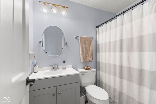 1126 Timber Climb Drive, Avon, IN 46123