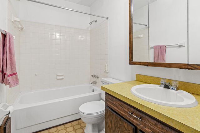 3907 Conroy Trail, Inver Grove Heights, MN 55076