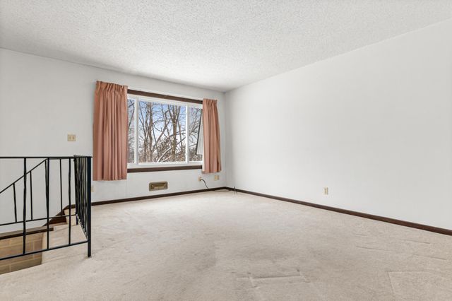 3907 Conroy Trail, Inver Grove Heights, MN 55076