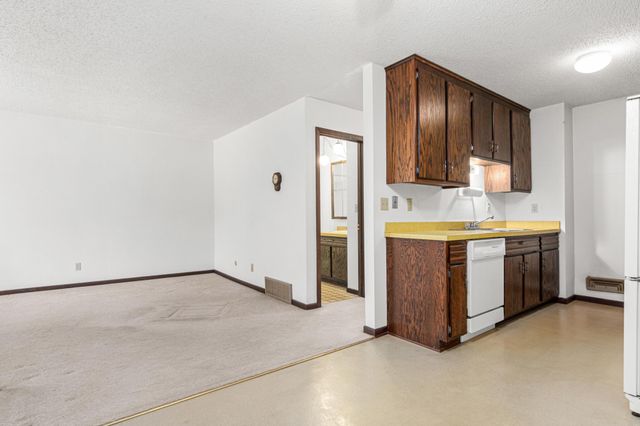 3907 Conroy Trail, Inver Grove Heights, MN 55076