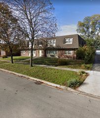 4612 Forest Avenue 8, Brookfield, IL 60513