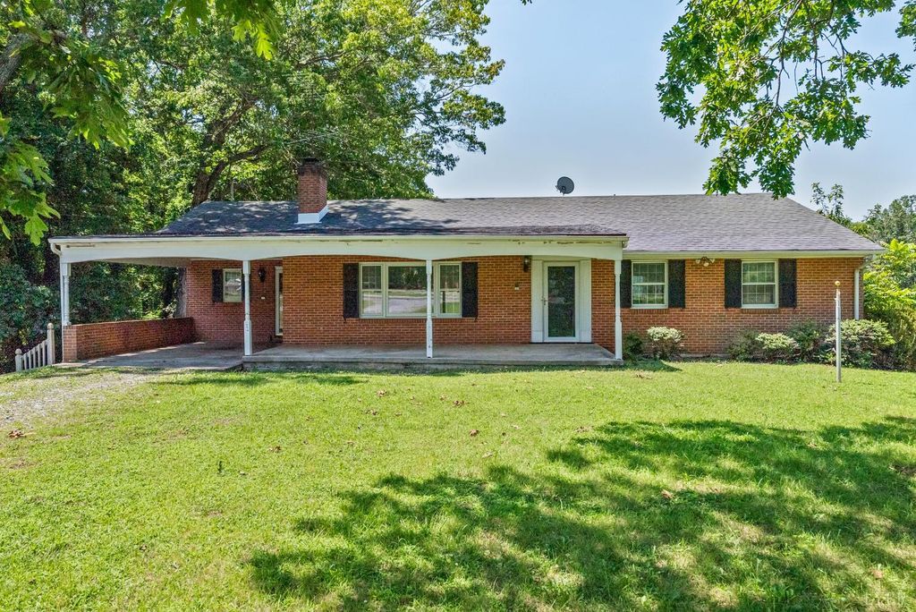 414 Amelon Road, Madison Heights, VA 24572