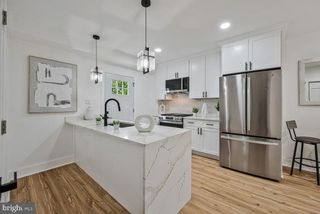 305 34TH PL NE, Washington, DC 20019