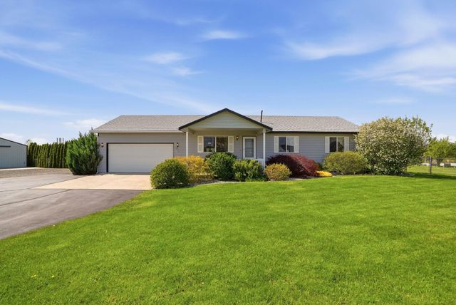 6211 N Blue Skies Ln, Newman Lake, WA 99025