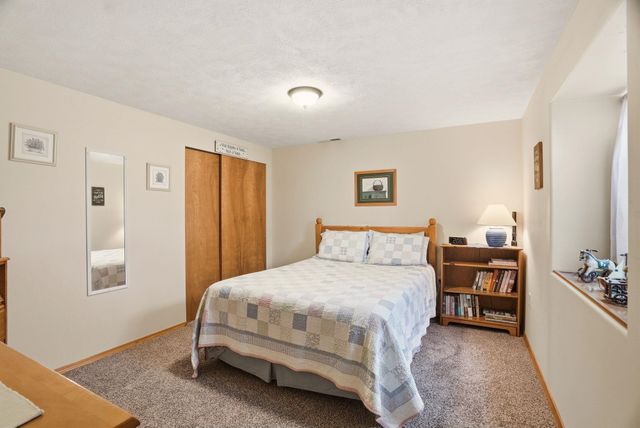 6211 N Blue Skies Ln, Newman Lake, WA 99025