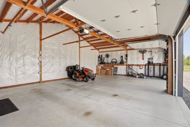6211 N Blue Skies Ln, Newman Lake, WA 99025