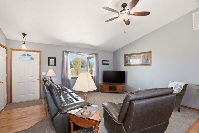 6211 N Blue Skies Ln, Newman Lake, WA 99025