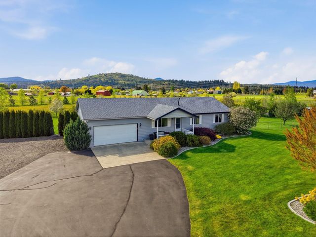 6211 N Blue Skies Ln, Newman Lake, WA 99025