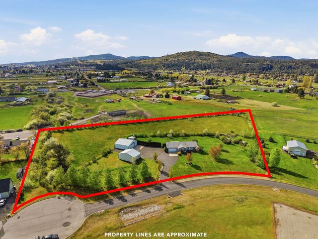 6211 N Blue Skies Ln, Newman Lake, WA 99025