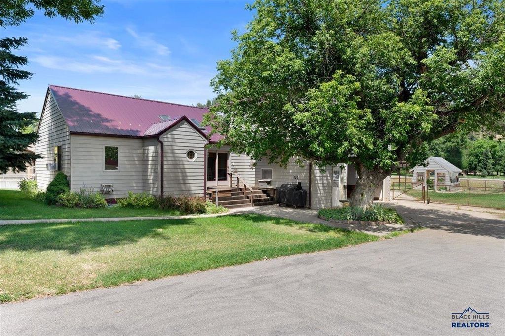 729 LAZELLE, Sturgis, SD 57785