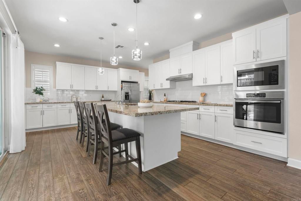 Image 12 of property listing at 1077 Calle Pilares, Chula Vista, CA 91913