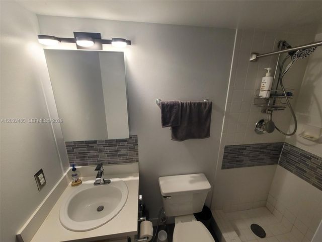 2600 Collins Avenue 201, Miami Beach, FL 33140