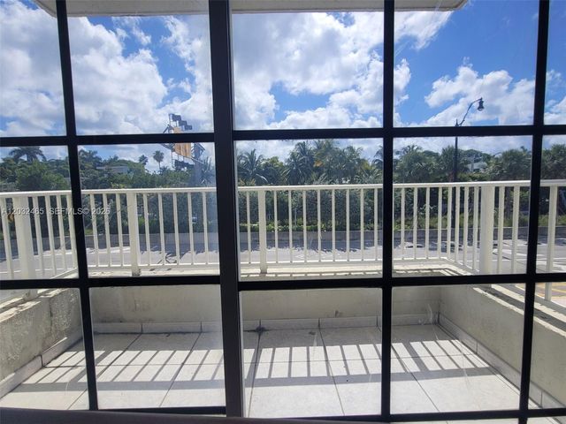 2600 Collins Avenue 201, Miami Beach, FL 33140