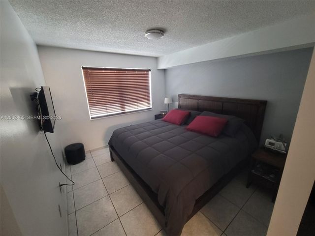 2600 Collins Avenue 201, Miami Beach, FL 33140