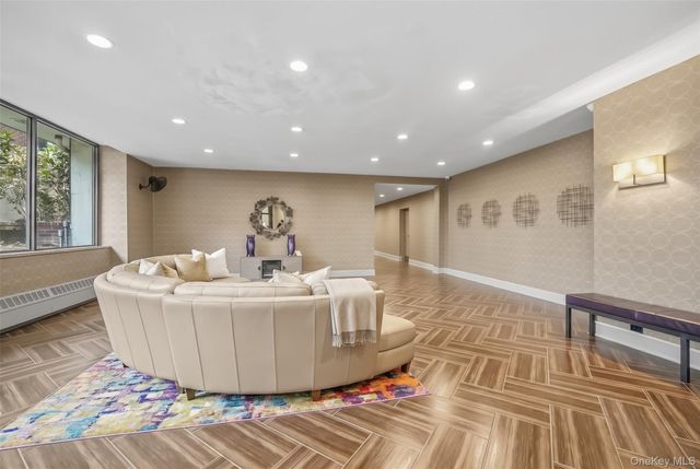 280 Atlantic Ave 310, East Rockaway, NY 11518