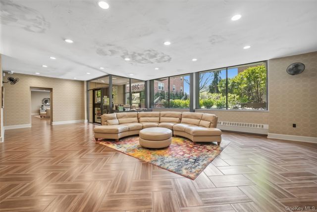 280 Atlantic Ave 310, East Rockaway, NY 11518