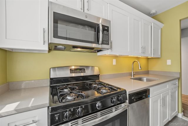 280 Atlantic Ave 310, East Rockaway, NY 11518