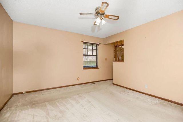 2805 SW Jackson Street, Blue Springs, MO 64015