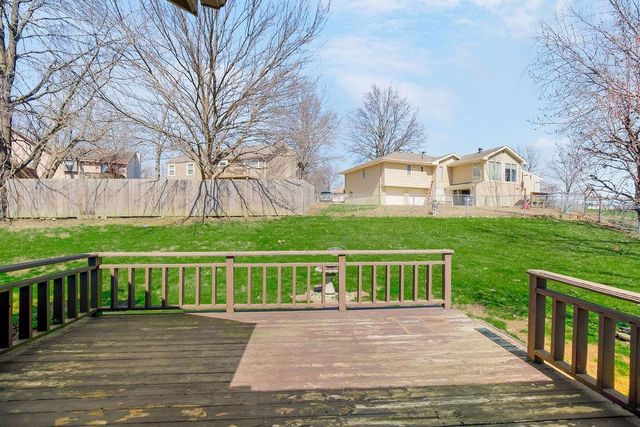 2805 SW Jackson Street, Blue Springs, MO 64015