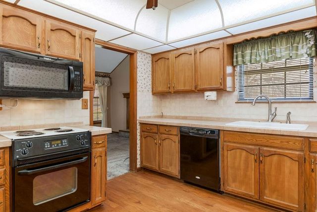 2805 SW Jackson Street, Blue Springs, MO 64015