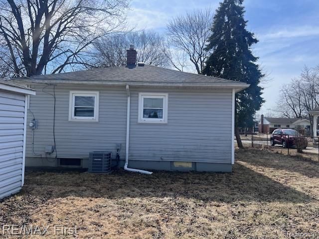 13 Mile Road, St. Clair Shores, MI 48082