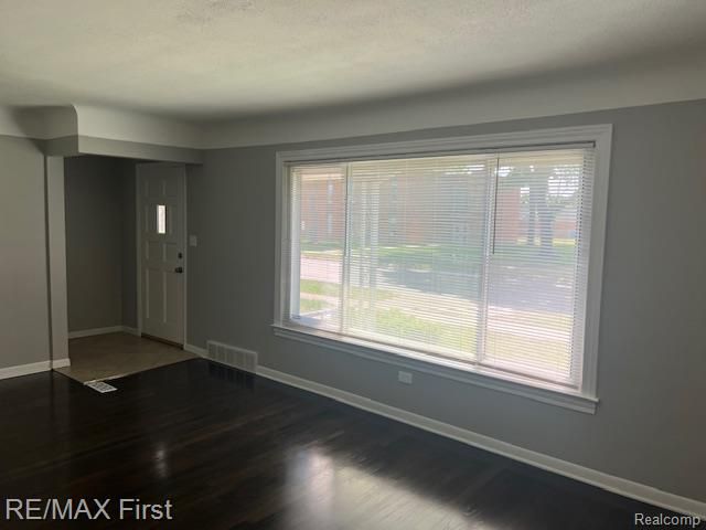 13 Mile Road, St. Clair Shores, MI 48082